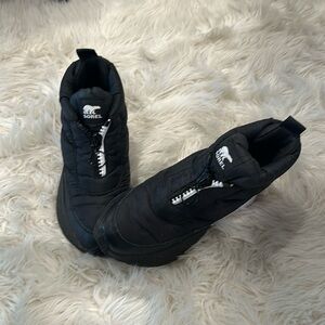 Sorel Out n About zip up boots